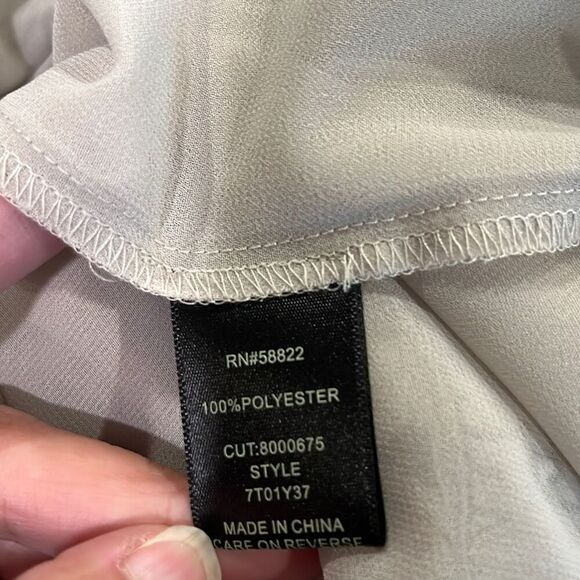 Max Studio Edit Cold Shoulder Top Size Medium - Picture 5 of 5